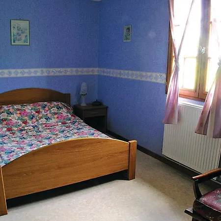 Holiday home 3 Bedroom Beautiful In Boucres