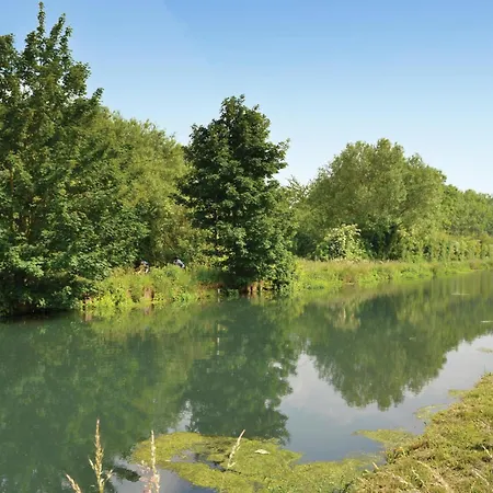 3 Bedroom Amazing In Boucres Semesterbostad