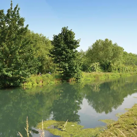 3 Bedroom Beautiful In Boucres Holiday home