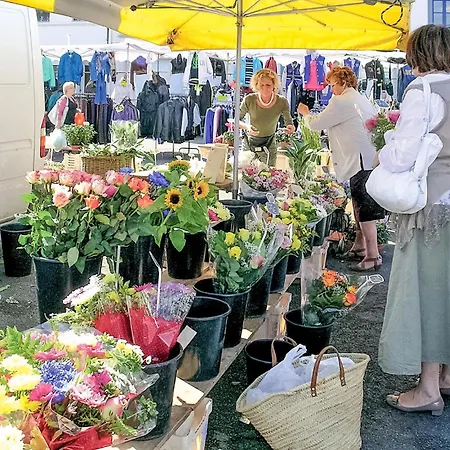 3 Bedroom Amazing In Boucres