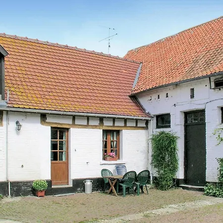 Holiday home 3 Bedroom Beautiful In Boucres